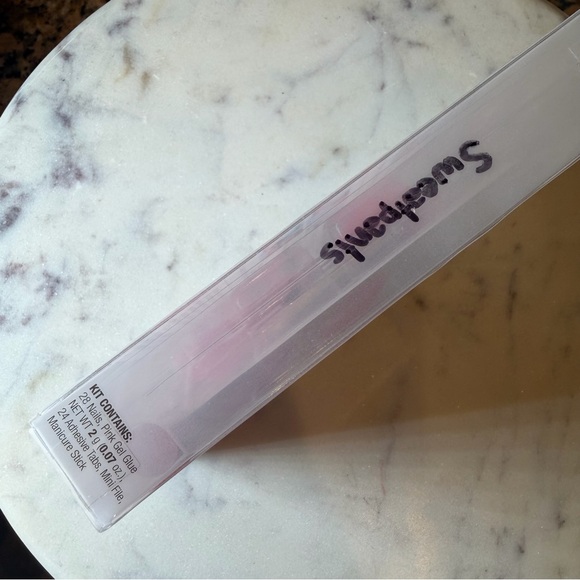 BNIB Kiss Jelly Fantasy Sculpted  Pink w/ Silver Glitter Clear Ombre Long Coffin - Picture 2 of 4